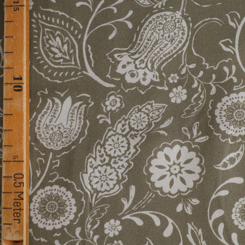 Viskose Druck Blütenranken Rosetten olivgrün